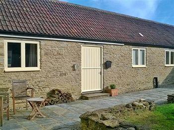 Battens Farm Cottages - B&B And Self-Catering Accommodation Yatton Keynell ภายนอก รูปภาพ